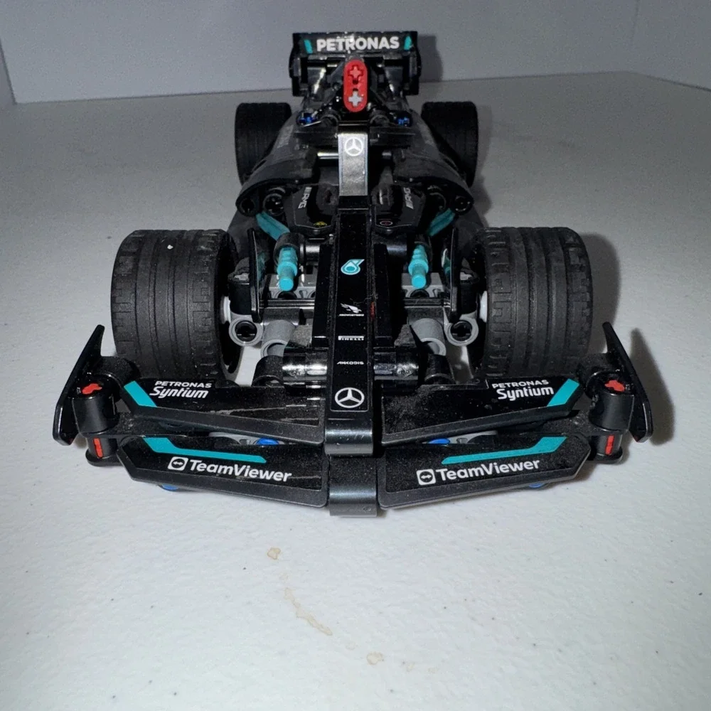 LEGO Technic Mercedes-AMG F1 W14 E Performance Pull-Back set (42165) Read